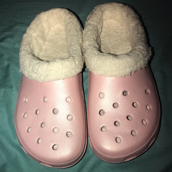 crocs with fuzzy liner